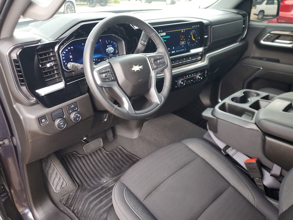 Used 2024 Chevrolet Silverado 1500 LT RWD image 17