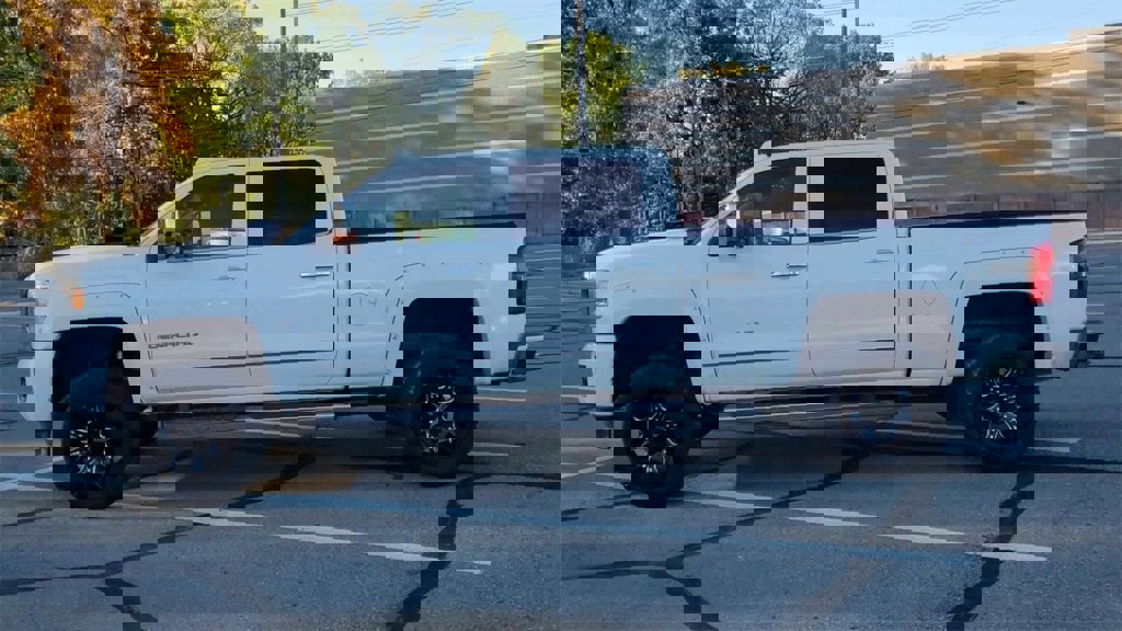 Used 2015 GMC Sierra 2500 Denali image 5