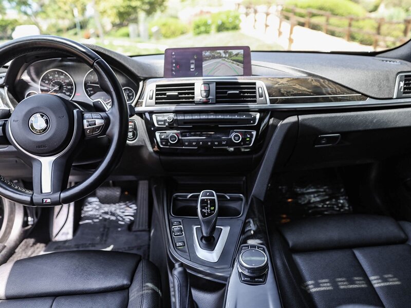 Used 2019 BMW 430i Coupe w/ M Sport Package RWD image 17
