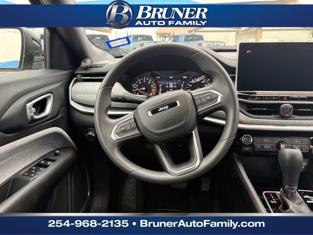 Used 2024 Jeep Compass Sport image 19
