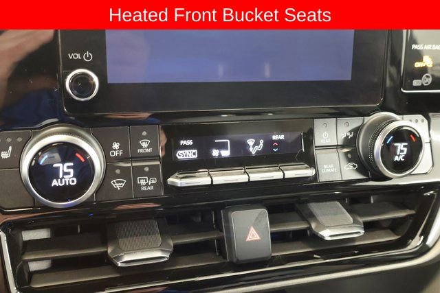 Used 2023 Toyota Highlander XLE image 23