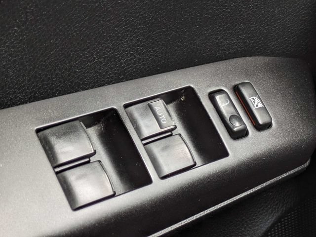 Used 2016 Toyota RAV4 XLE FWD image 23