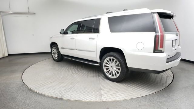 Used 2019 Cadillac Escalade ESV Luxury AWD/4WD image 4