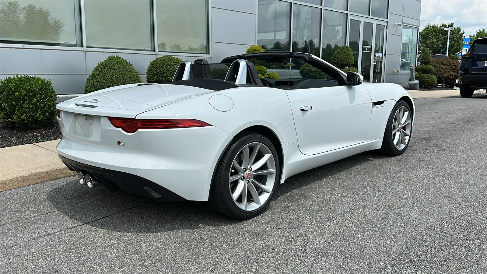 Used 2015 Jaguar F-TYPE S RWD image 10