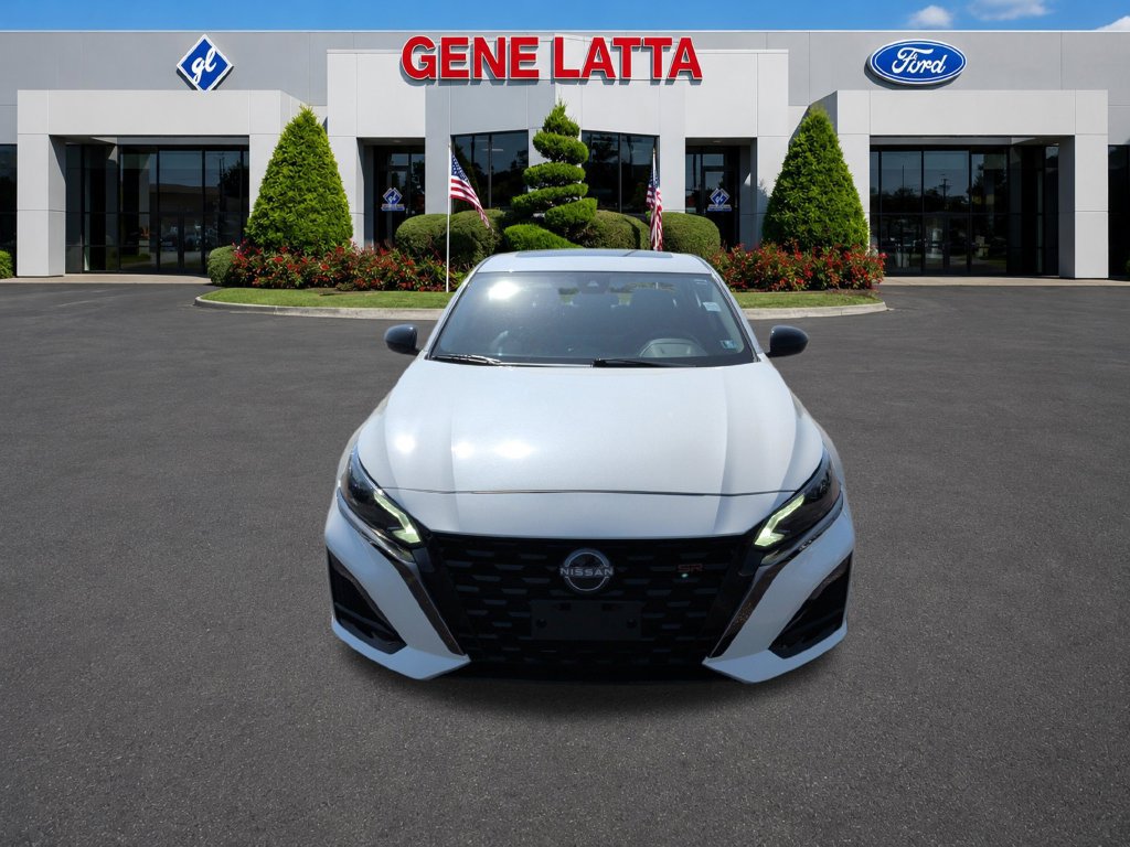 Used 2023 Nissan Altima 2.5 SR w/ SR Premium Package AWD/4WD image 11