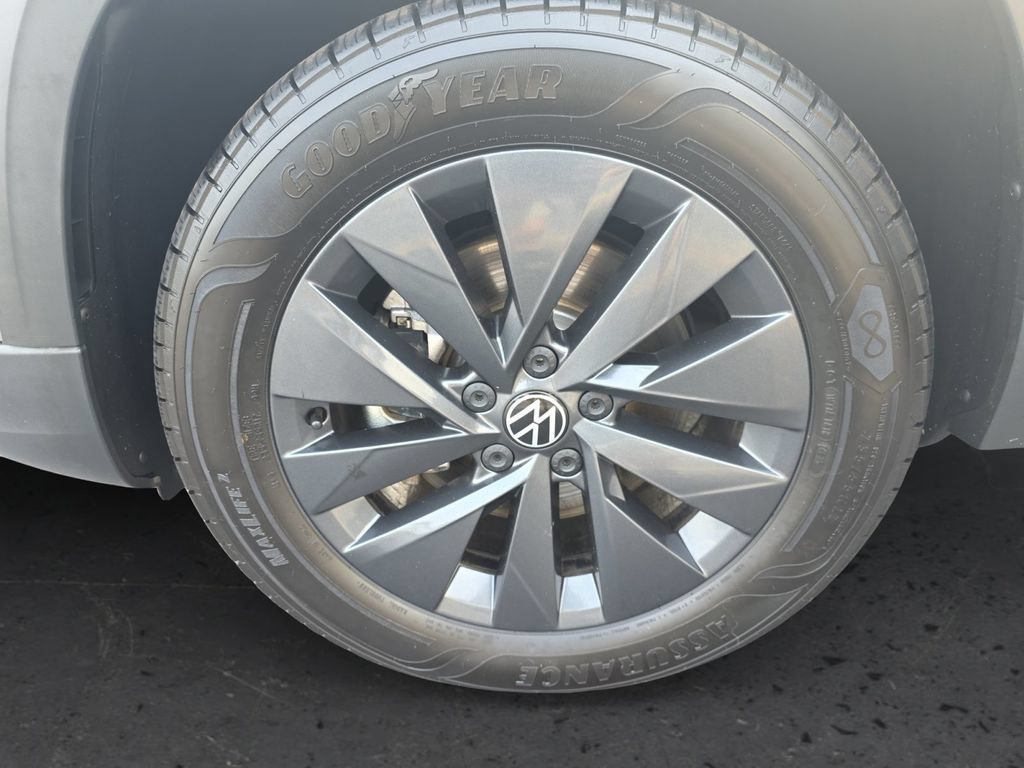 Certified 2022 Volkswagen Taos S AWD/4WD image 13