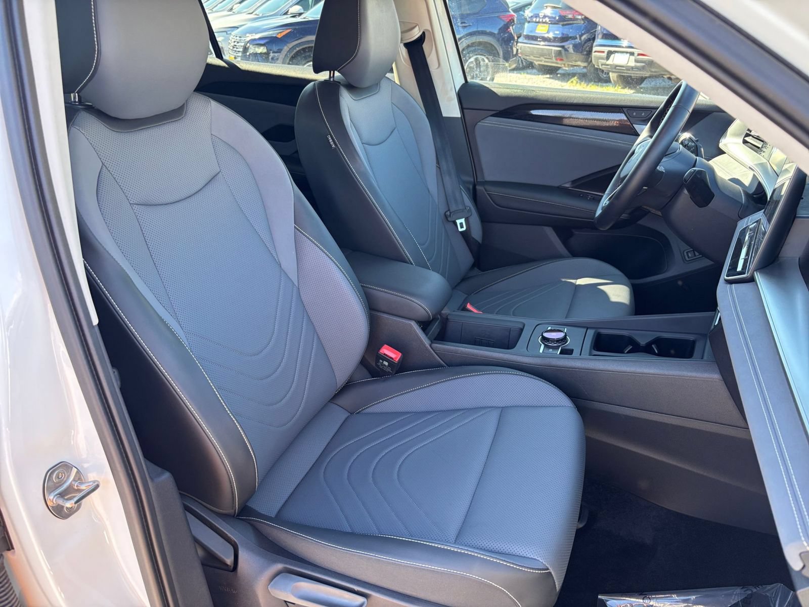 Used 2026 Volkswagen Tiguan SE AWD/4WD image 38