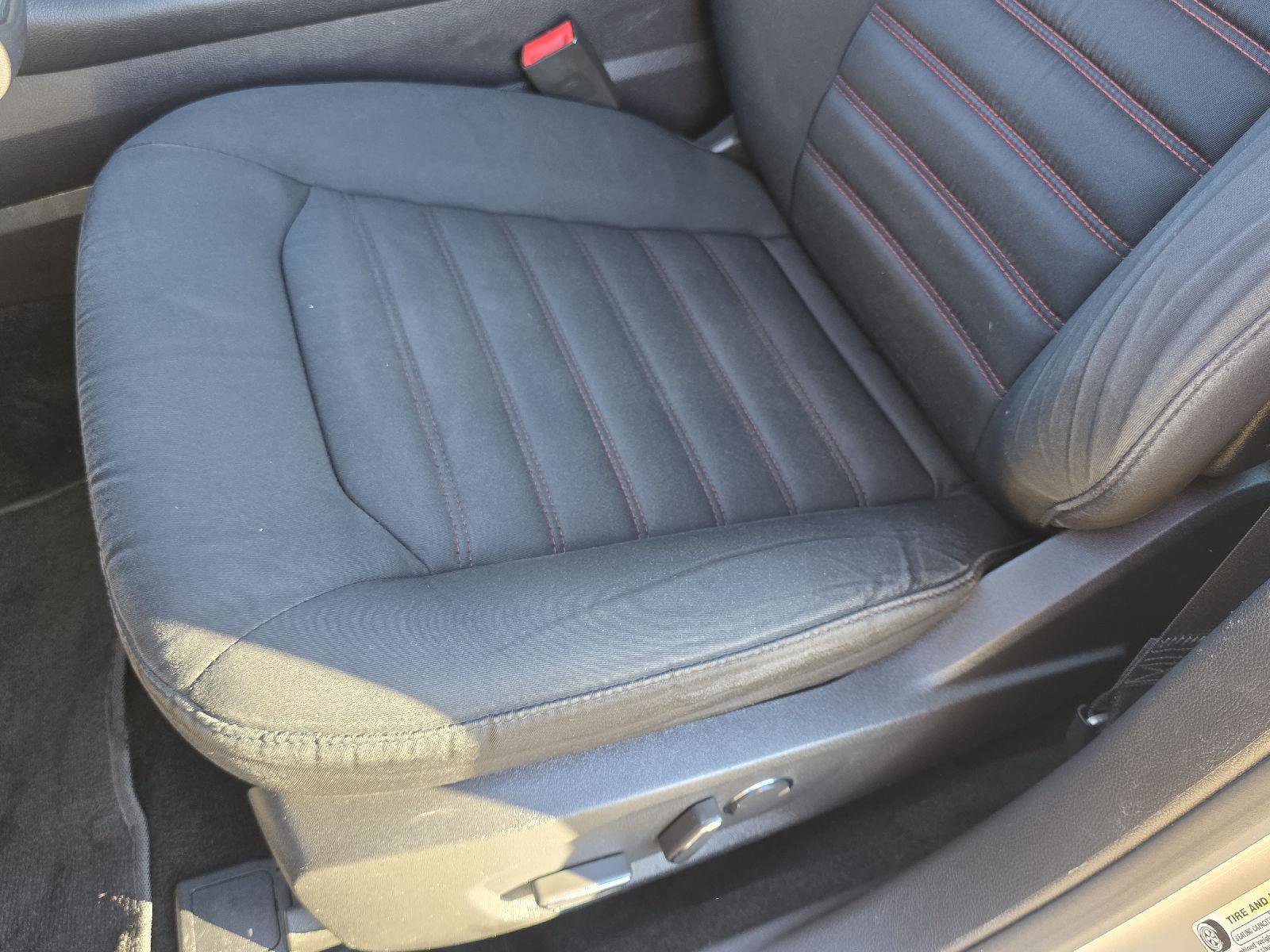 Used 2016 Ford Fusion SE w/ Equipment Group 201A image 33