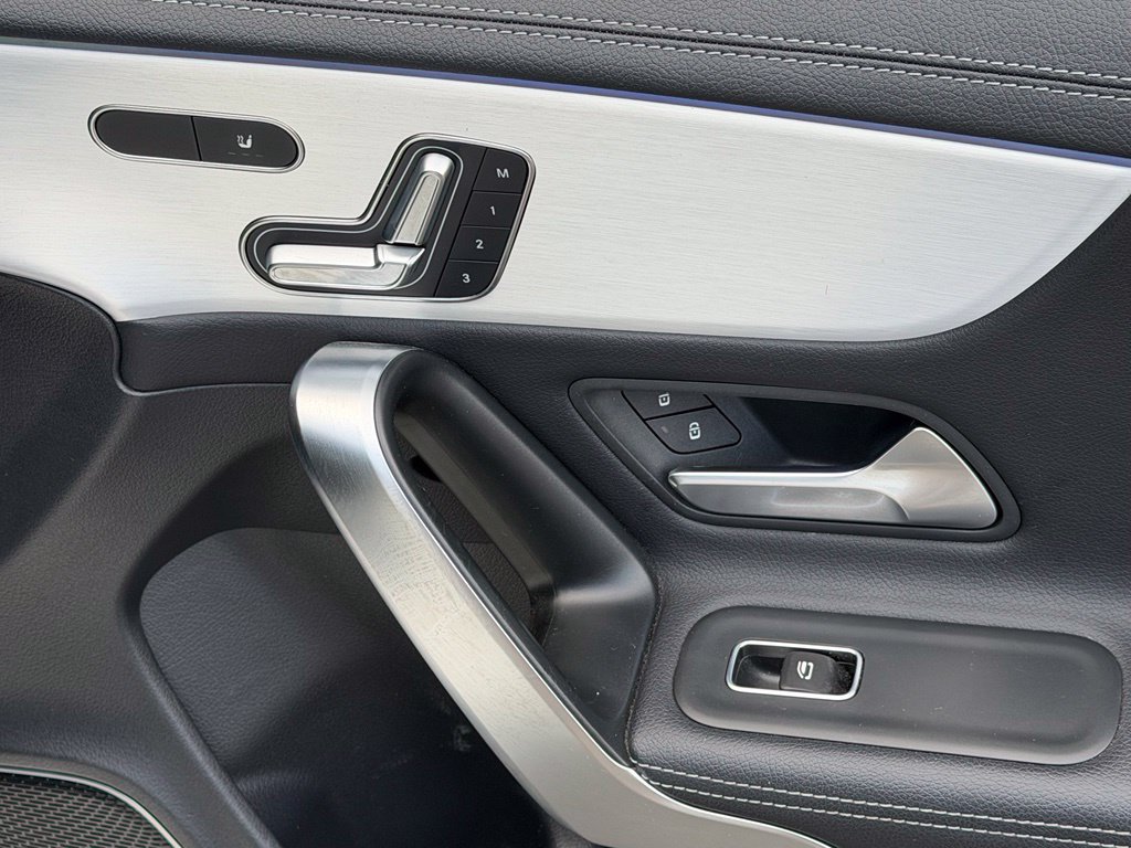 Used 2023 Mercedes-Benz CLA 250 w/ Premium Package image 36