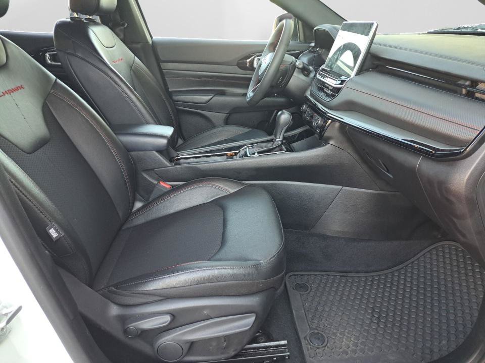 Used 2025 Jeep Compass Trailhawk AWD/4WD image 17