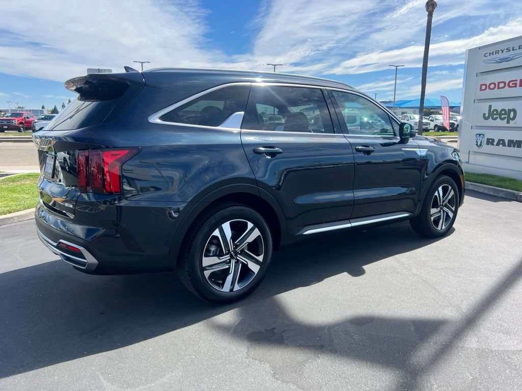 Used 2023 Kia Sorento EX AWD/4WD image 16