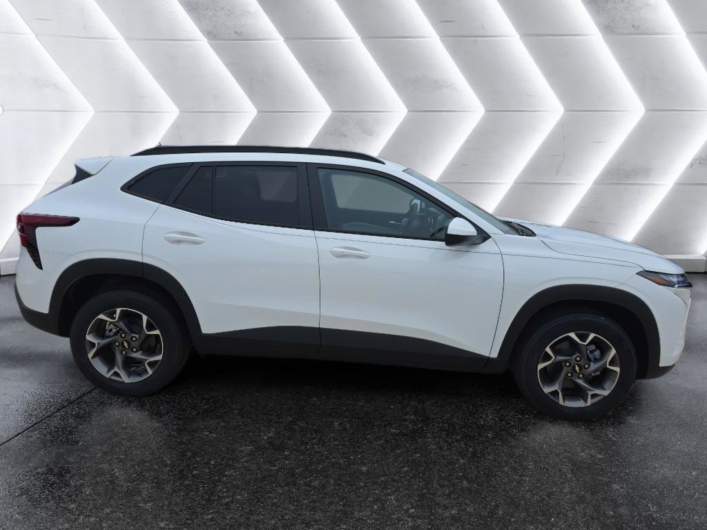 New 2026 Chevrolet Trax LT w/ LT Convenience Package FWD image 4