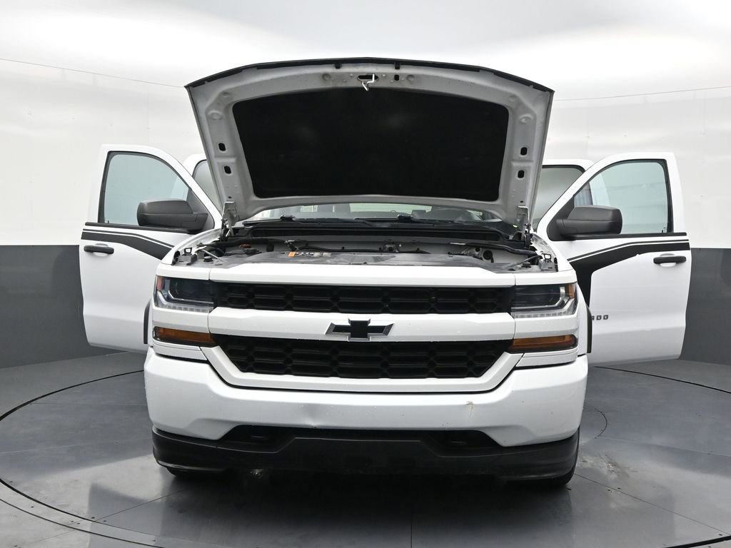 Used 2018 Chevrolet Silverado 1500 Custom w/ Custom Value Package RWD image 33