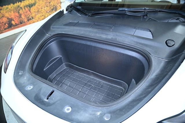 Used 2022 Tesla Model Y Long Range image 18