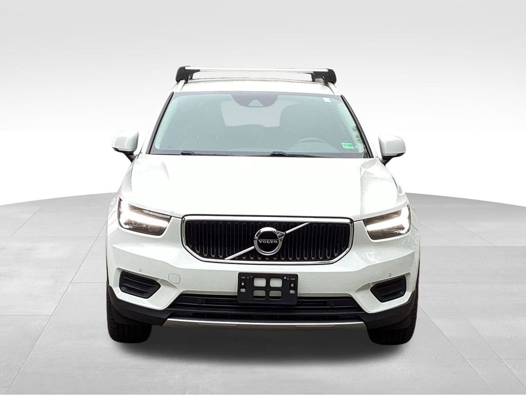 Used 2020 Volvo XC40 T5 Momentum image 11