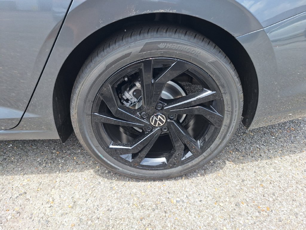 New 2026 Volkswagen Jetta SE FWD image 14