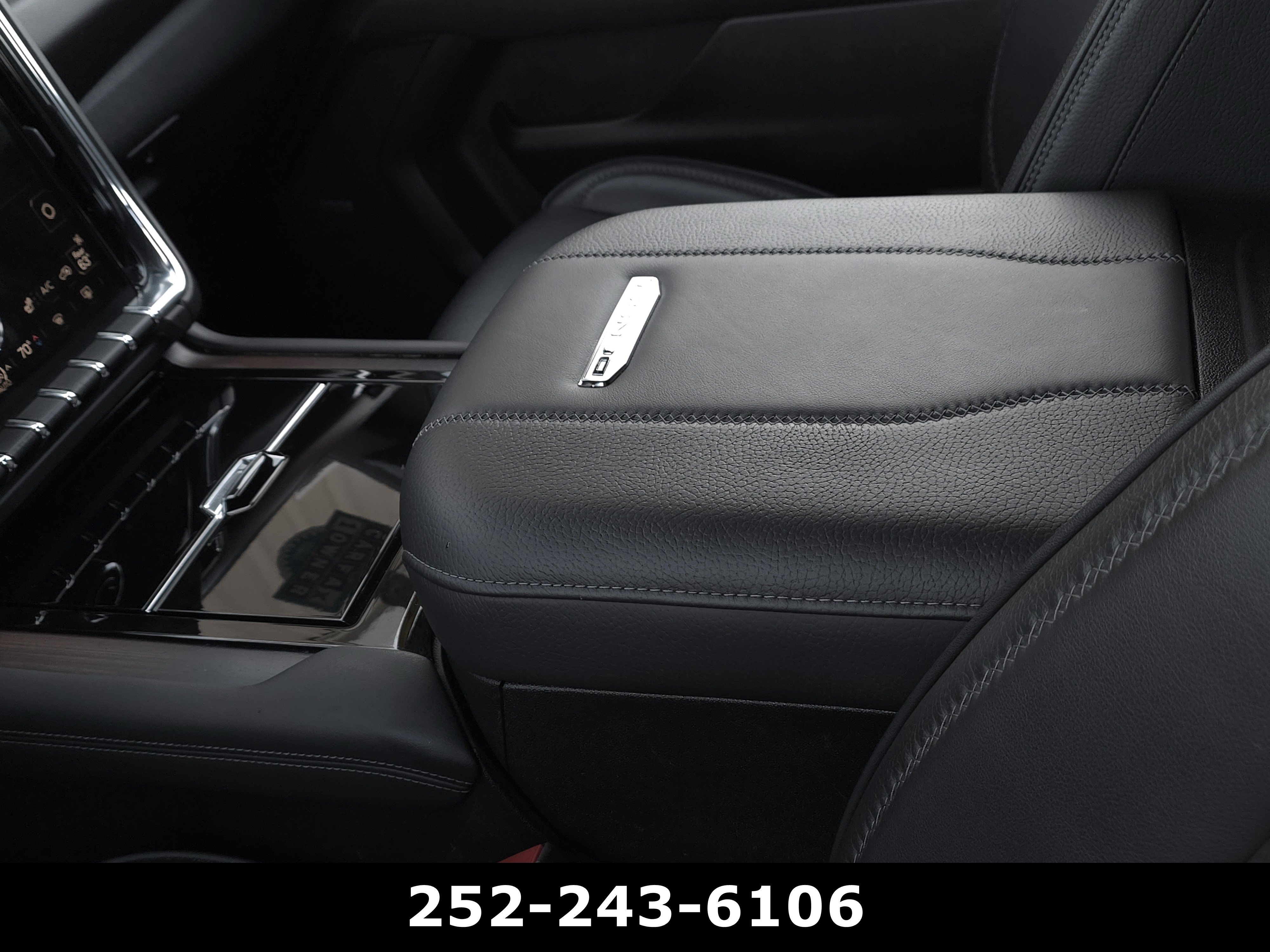 Used 2025 GMC Yukon Denali AWD/4WD image 15