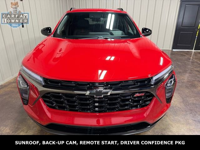 Used 2026 Chevrolet Trax RS w/ Sunroof Package FWD image 2