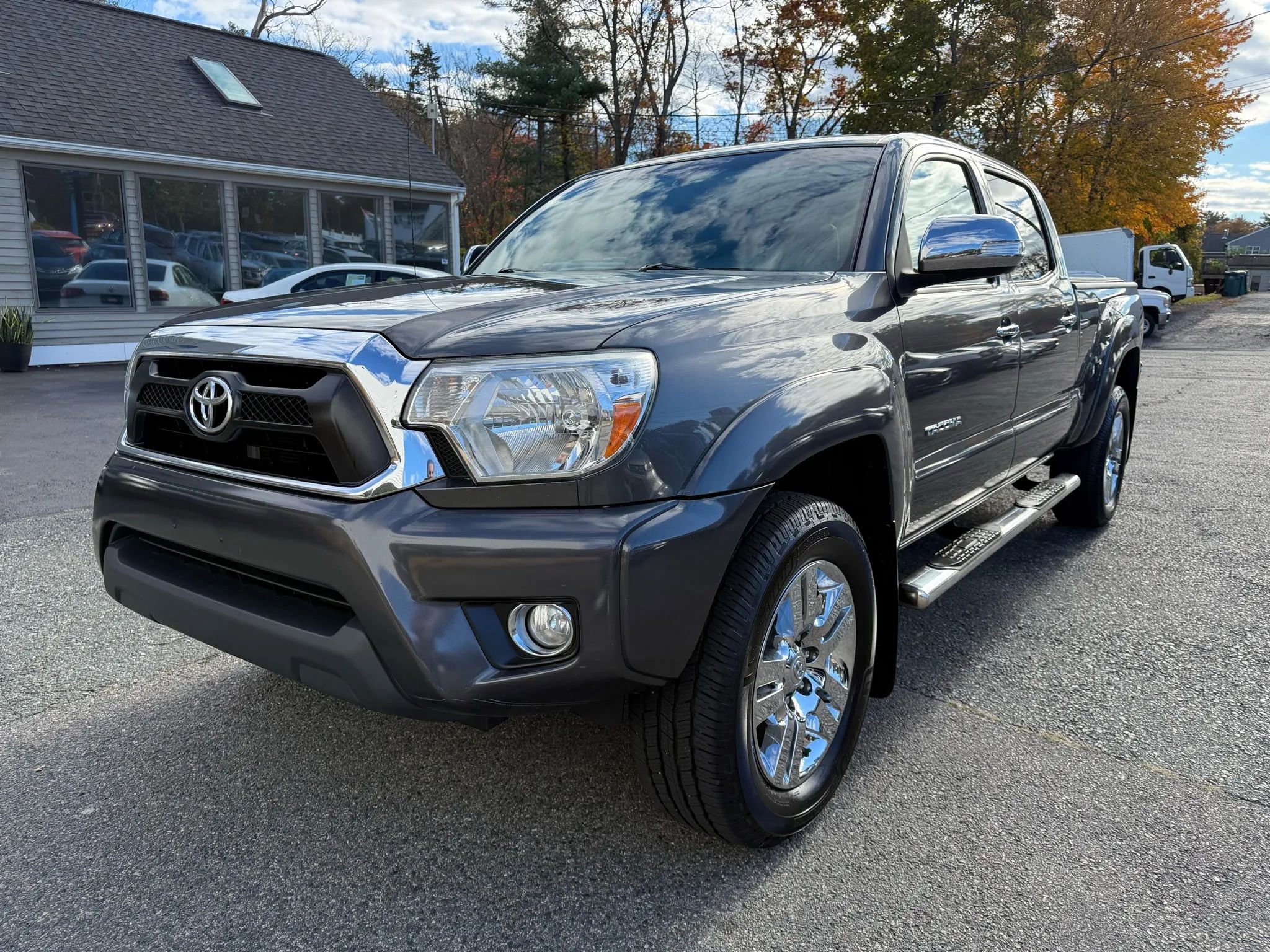Used 2014 Toyota Tacoma 4x4 Double Cab w/ Limited Package image 3