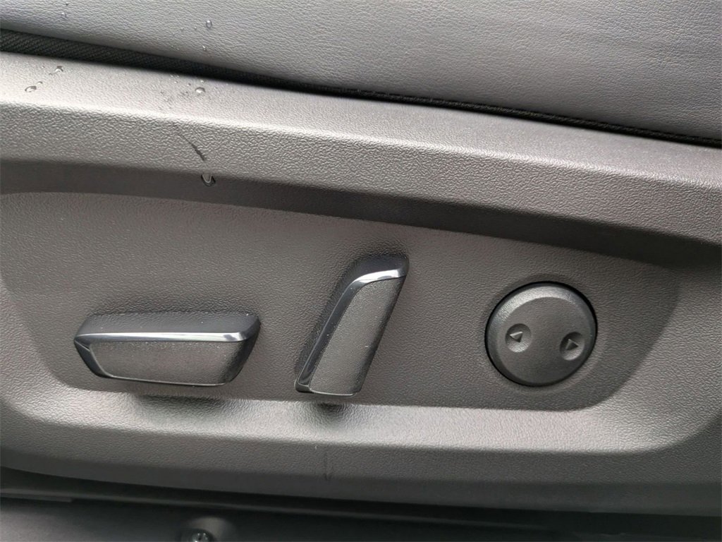 New 2025 Mitsubishi Outlander SE image 14