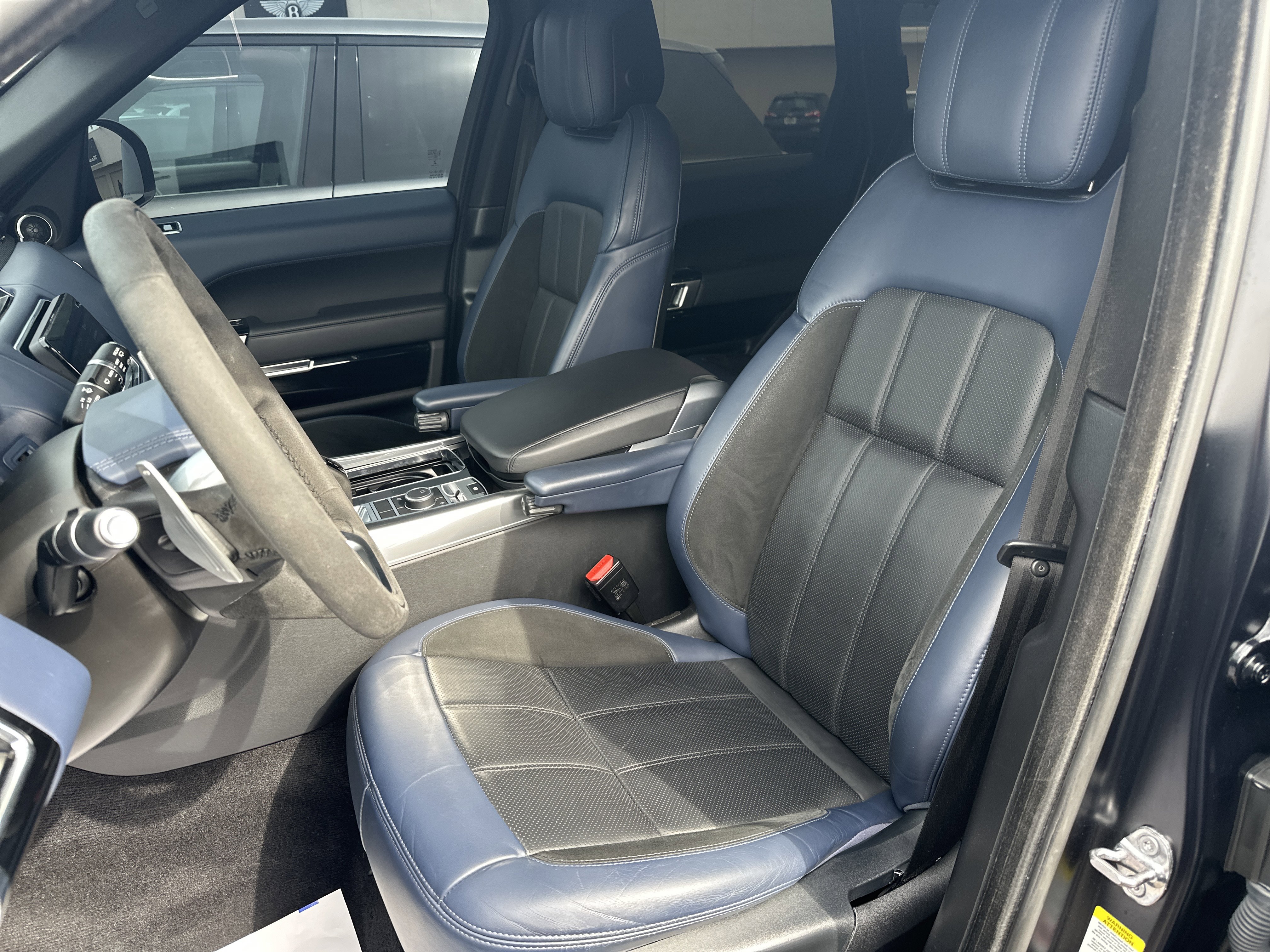 Used 2021 Land Rover Range Rover Sport HST image 9