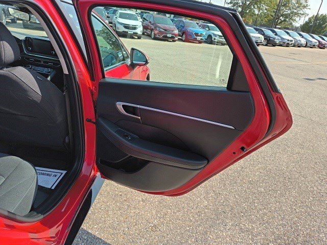 Used 2021 Hyundai Sonata SEL image 15