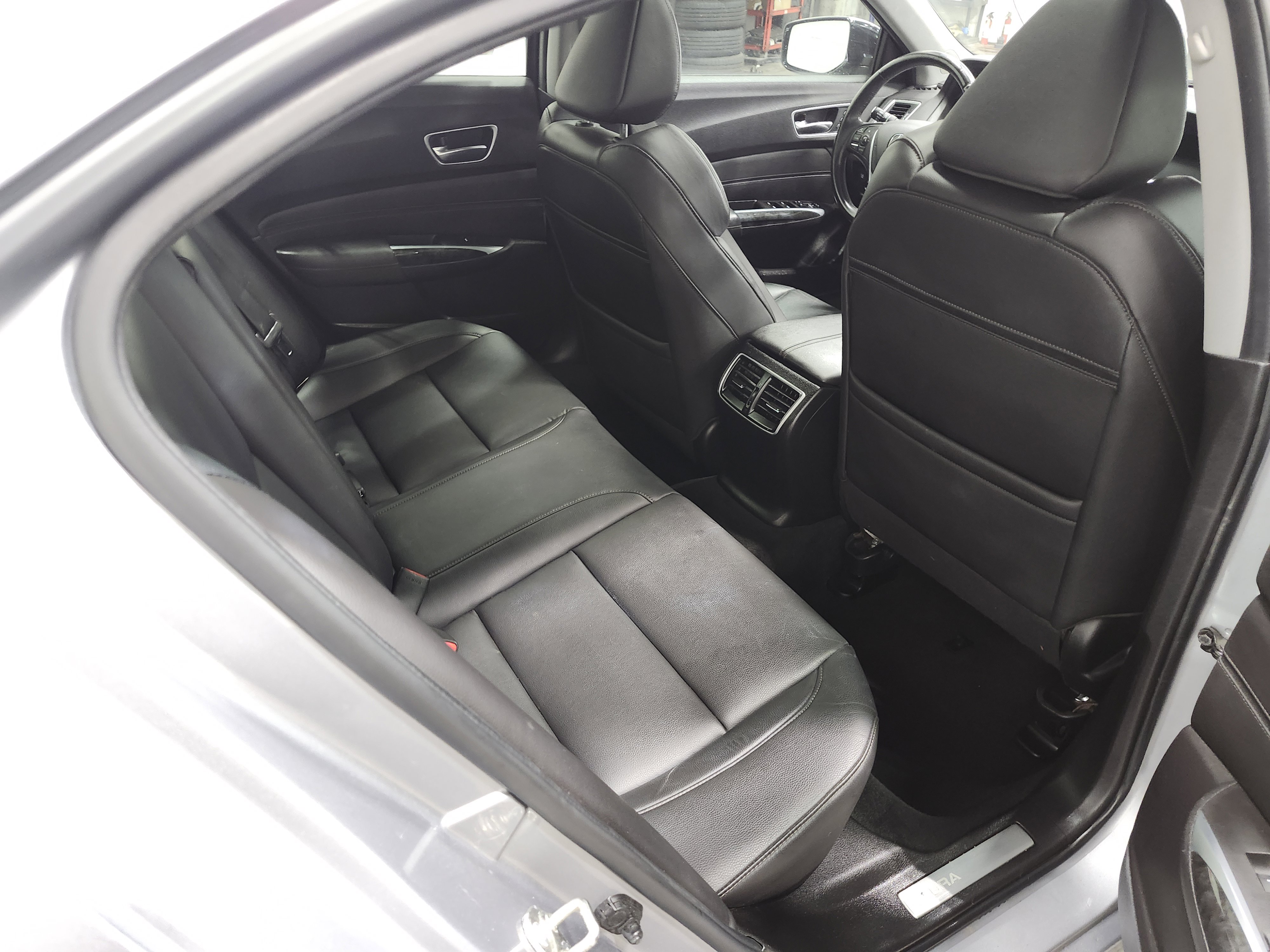 Used 2018 Acura TLX V6 image 22