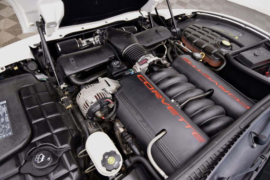 Used 2004 Chevrolet Corvette Coupe image 21