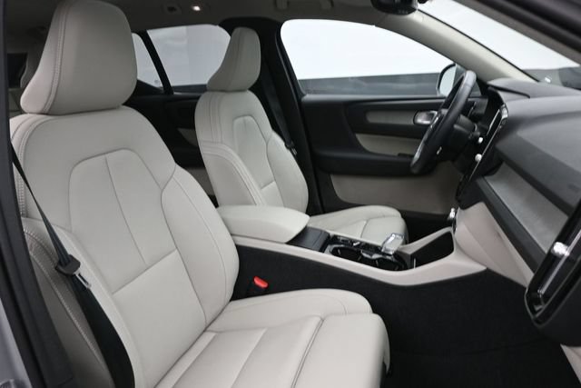 Used 2024 Volvo XC40 B5 Plus w/ Protection Package Premier AWD/4WD image 30