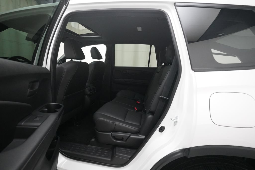 Certified 2025 Honda Passport EX-L image 16