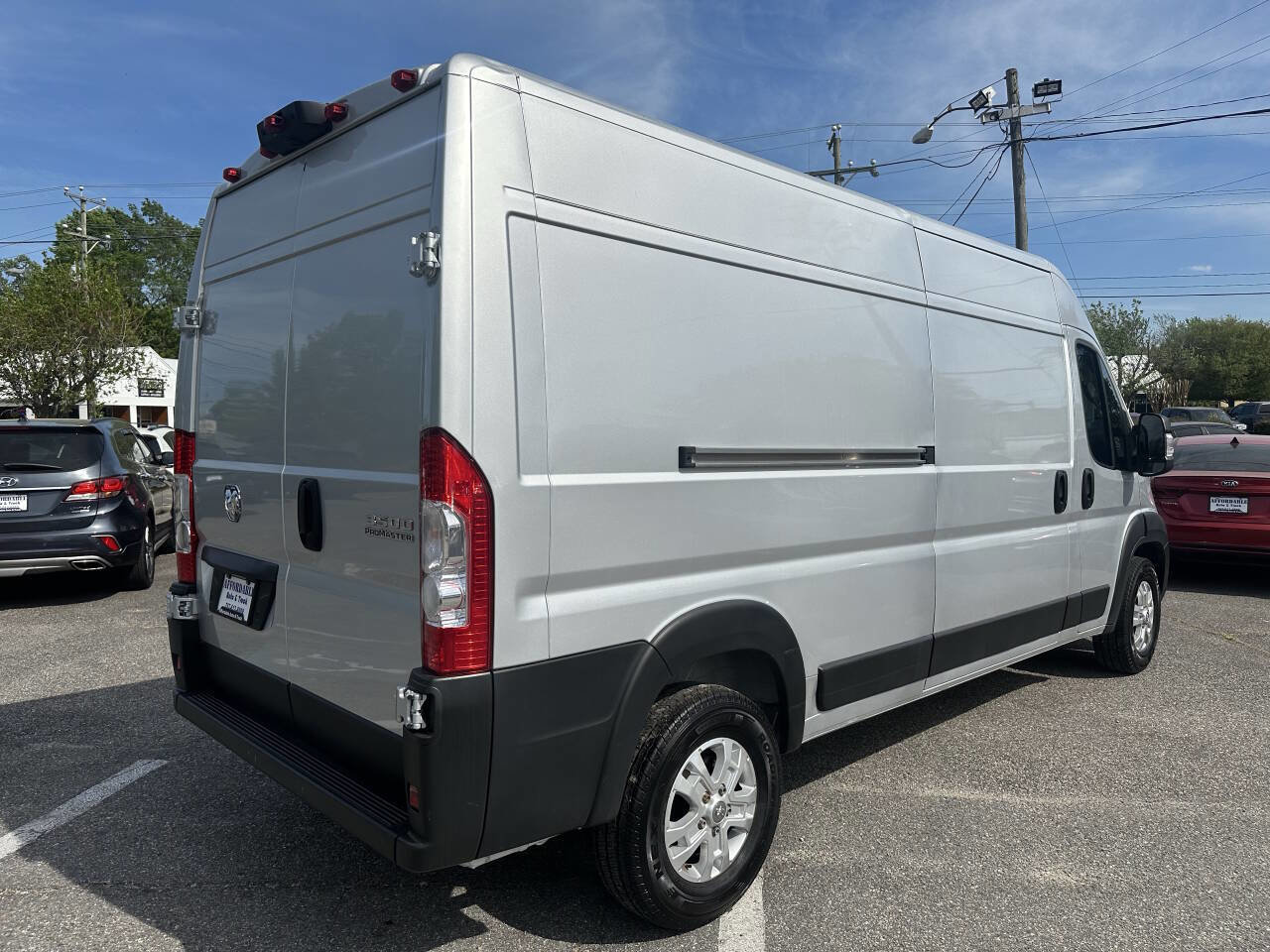 Used 2024 RAM ProMaster 3500 w/ Quick Order Package 22G SLT FWD image 7