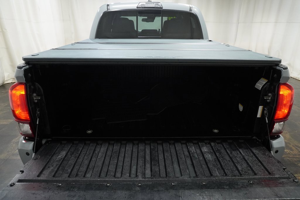 Used 2019 Toyota Tacoma TRD Sport image 6