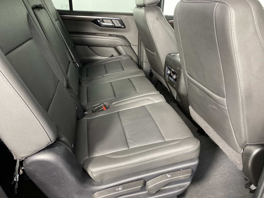 Used 2025 Chevrolet Tahoe LT AWD/4WD image 12