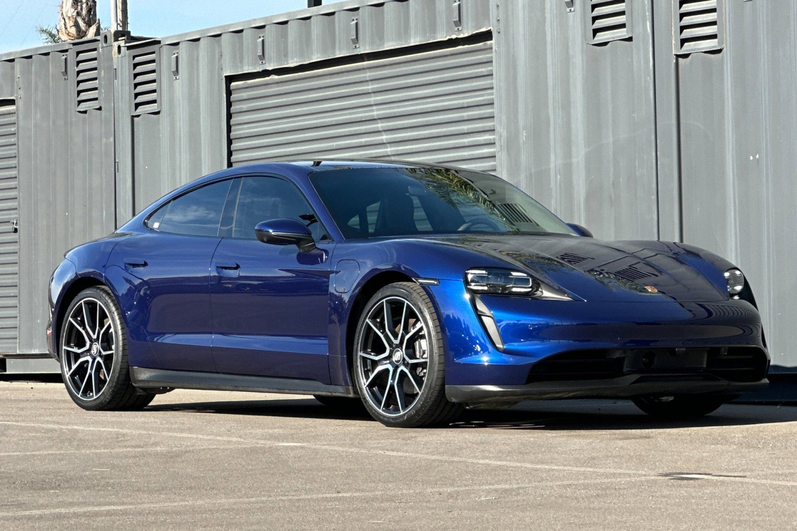 Used 2022 Porsche Taycan image 10