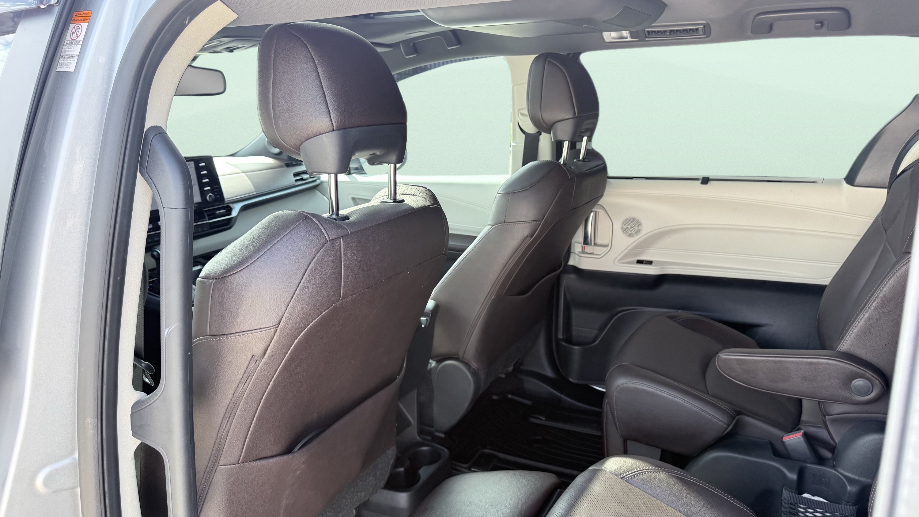 Used 2022 Toyota Sienna Platinum FWD image 34