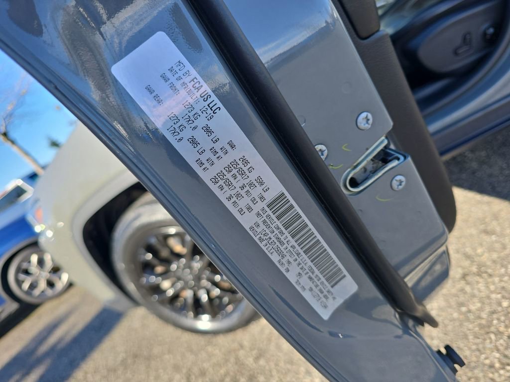 Used 2020 Jeep Cherokee Latitude Plus w/ Cold Weather Group image 35