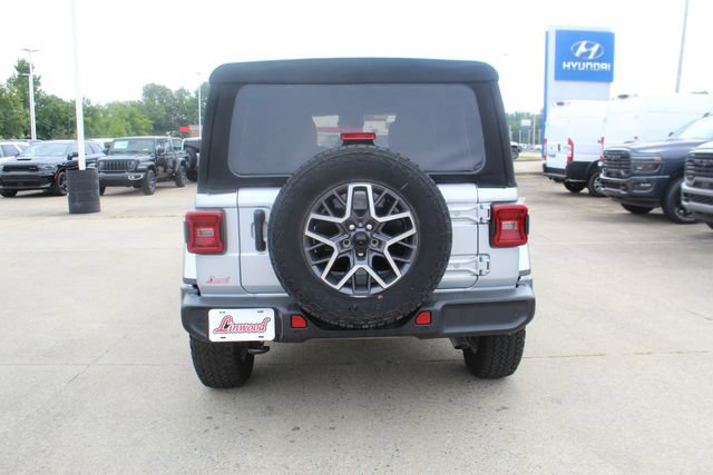 Used 2024 Jeep Wrangler Unlimited Sahara w/ Technology Group AWD/4WD image 4