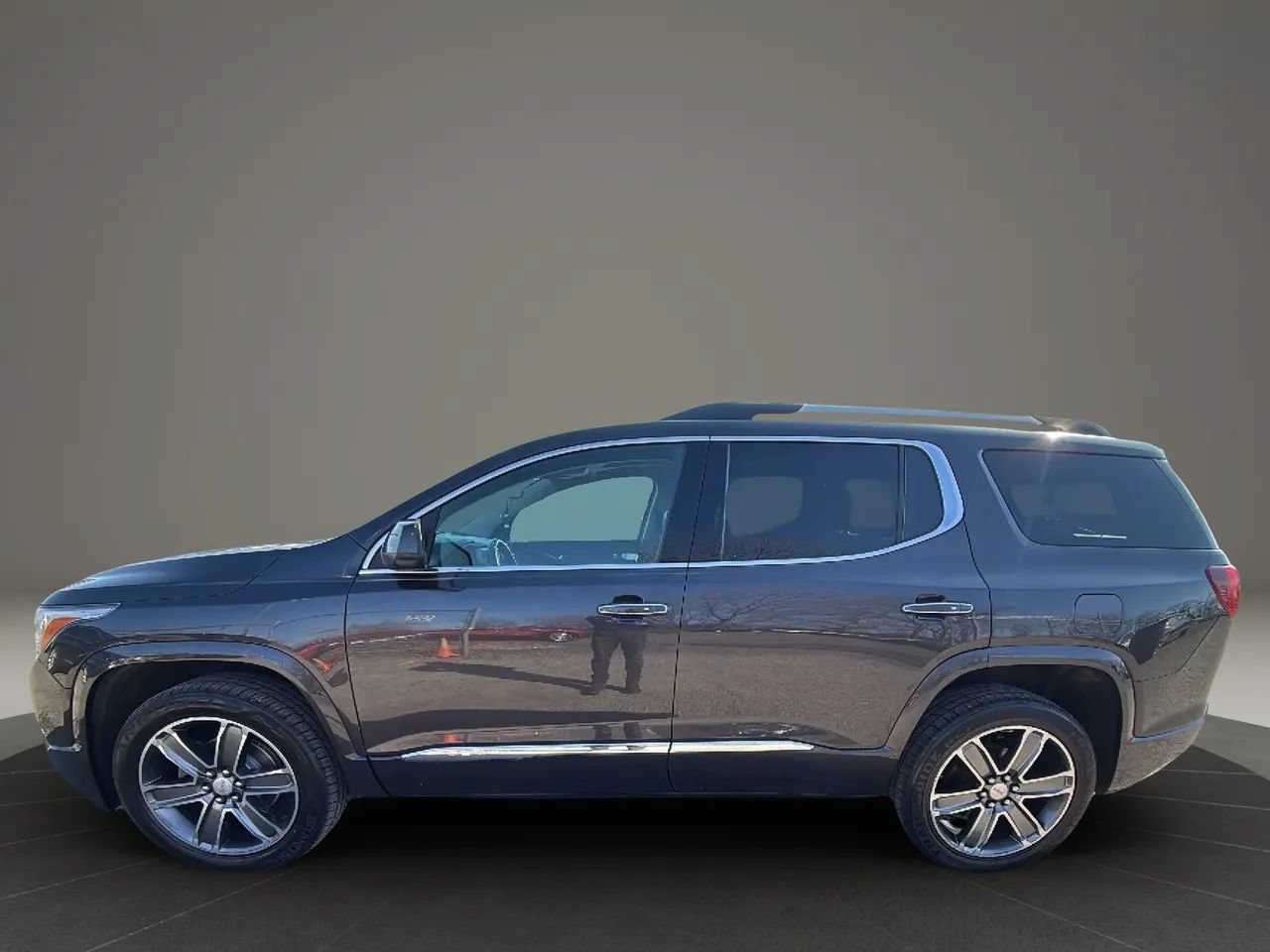 Used 2017 GMC Acadia Denali AWD/4WD image 8