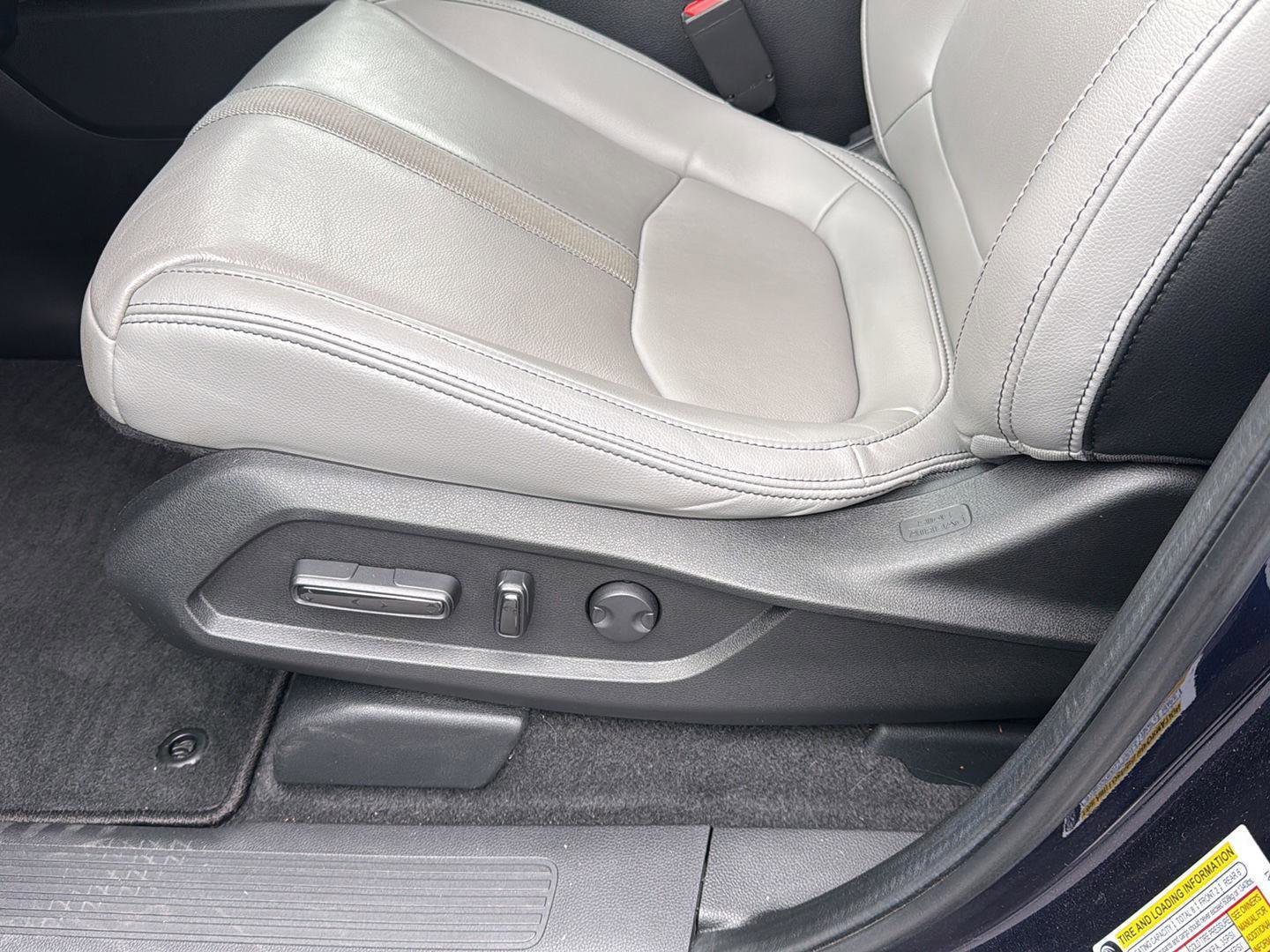 Certified 2023 Honda Pilot Touring image 20