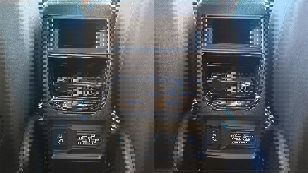 New 2025 Jeep Grand Cherokee Laredo image 13