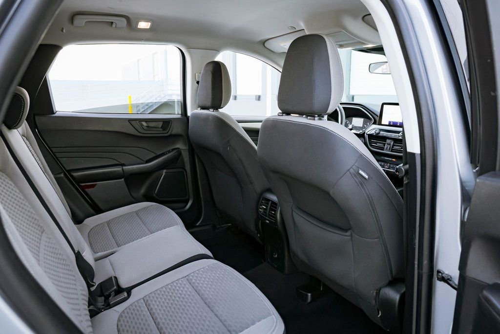 Used 2022 Ford Escape SE w/ Cold Weather Package AWD/4WD image 24