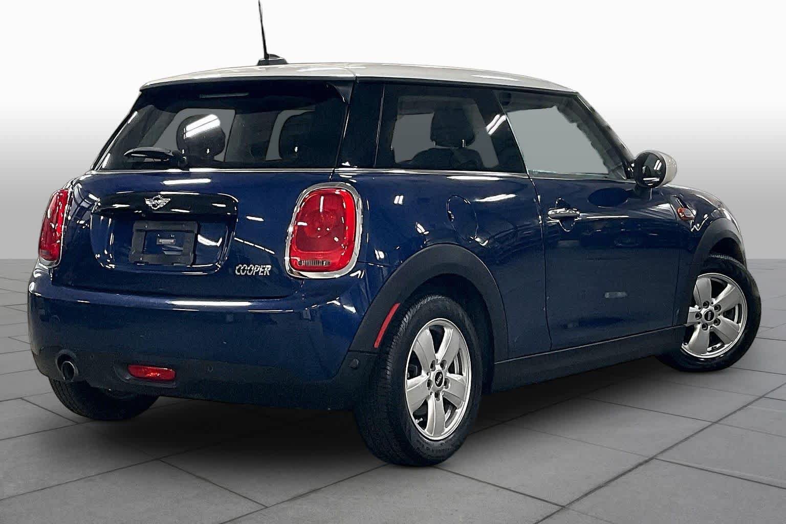 Used 2017 MINI Cooper 2-Door Hardtop FWD image 13