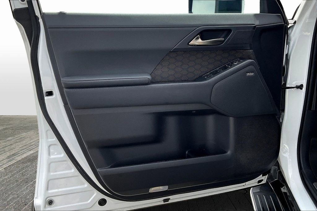 Used 2025 Lexus GX 550 w/ Cold Area Package image 20