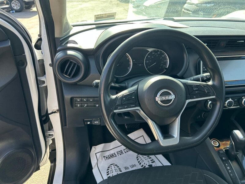 Used 2022 Nissan Kicks S FWD image 10