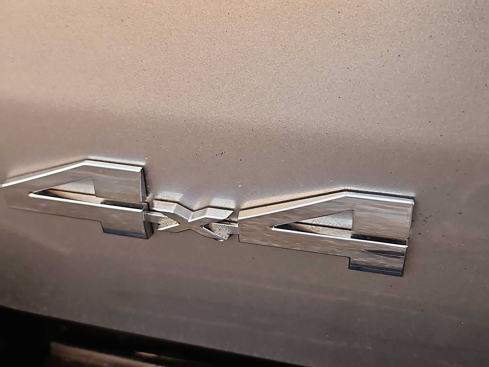 Used 2025 Toyota Tacoma SR5 AWD/4WD image 11