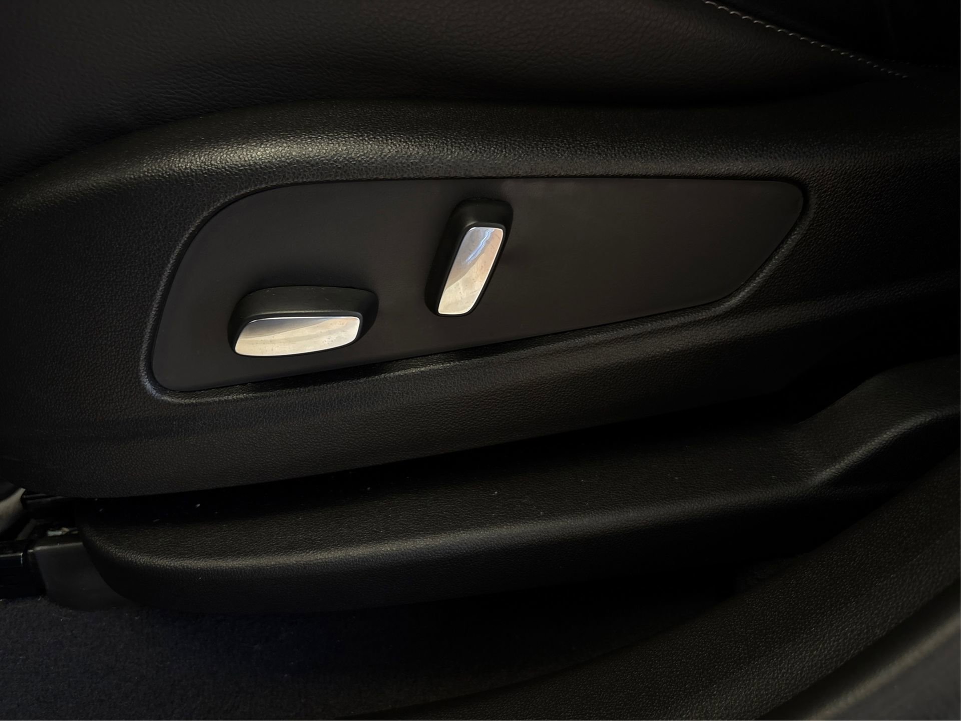 New 2025 Cadillac XT5 Luxury image 31