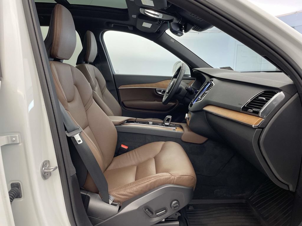 Used 2024 Volvo XC90 T8 Plus w/ Protection Package AWD/4WD image 17