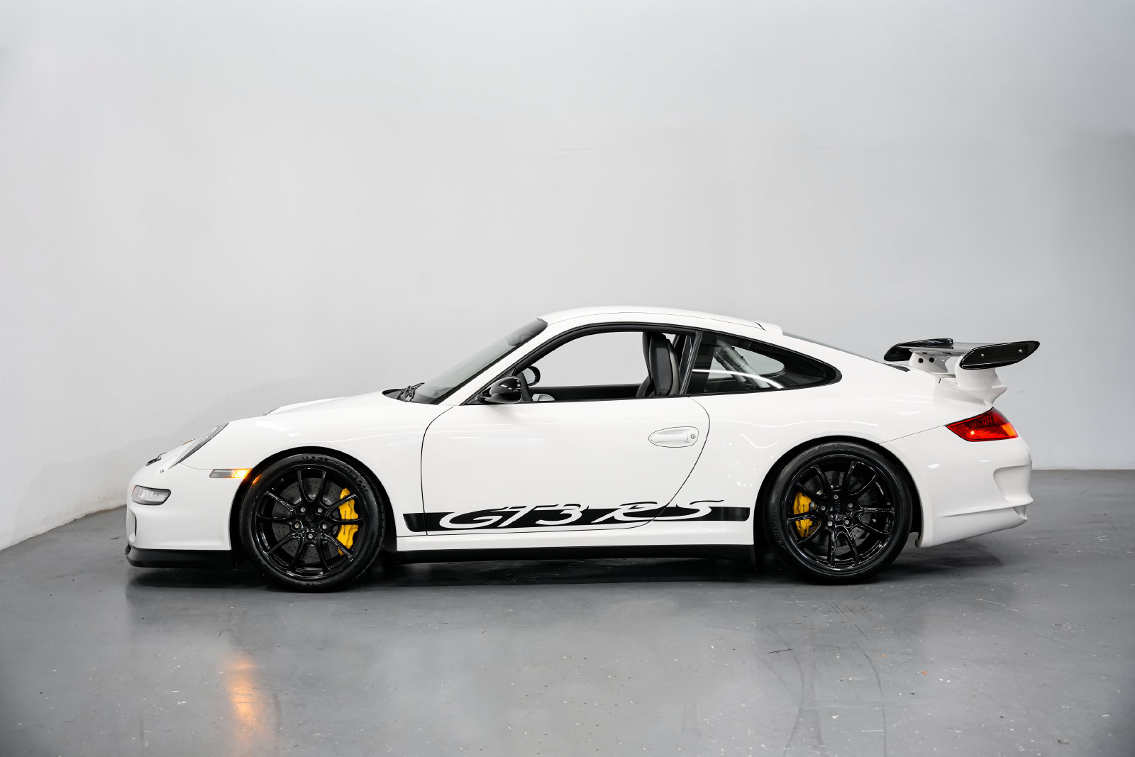 Used 2007 Porsche 911 GT3 RS RWD image 7