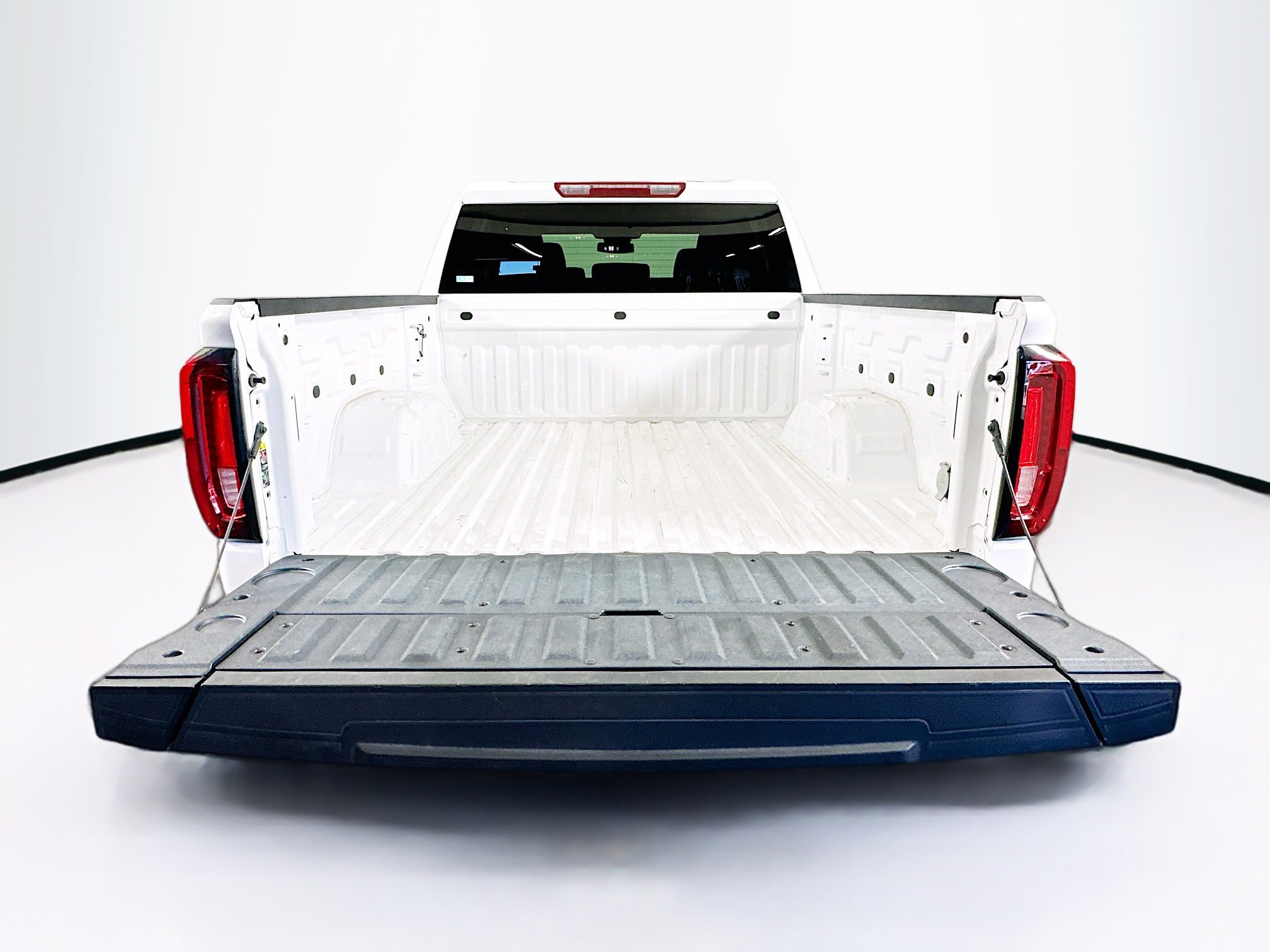 Used 2025 GMC Sierra 1500 SLT image 27