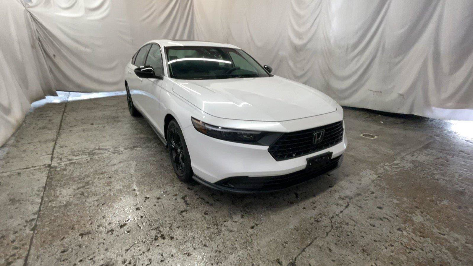 Used 2025 Honda Accord SE image 1